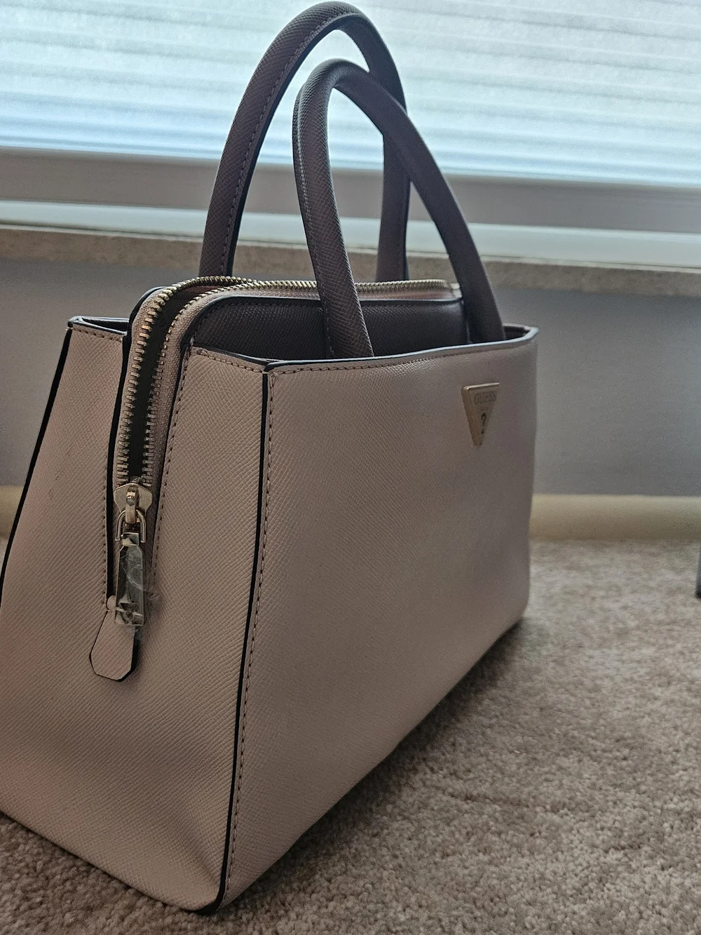 Guess Pyramid Logo Pale Pink Top-Handle Bag